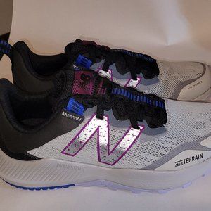 New Balance Women's NITREL v4 Trail Shoes Grey Brand New Size 7 Wdith Medium